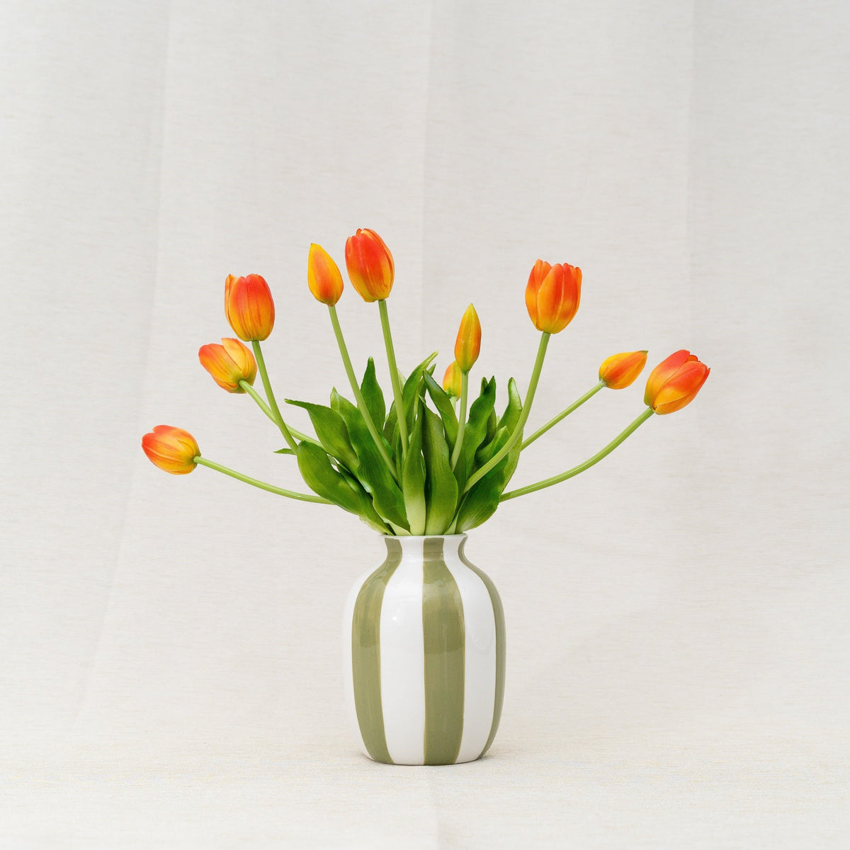 Bouquet de tulipes orange corail